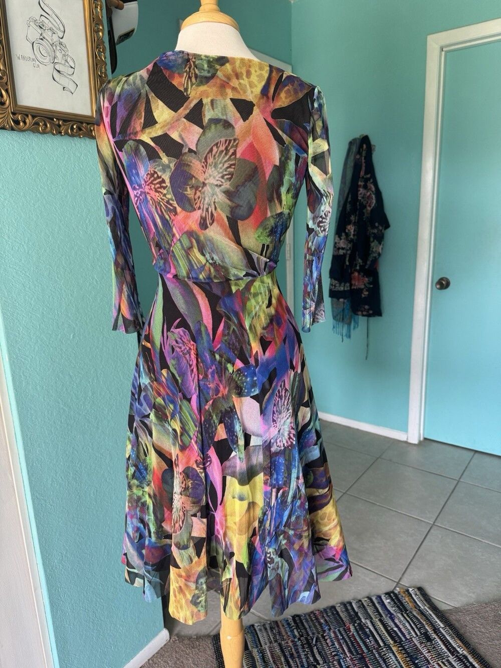 Elegantissimo Firenze Abstract Floral Wrap Midi Dress Medium - Picture 7 of 8